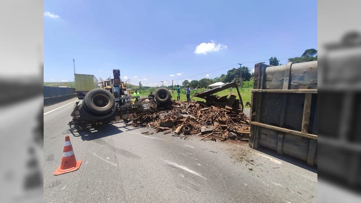 Caminhão sucata tomba na Dutra em Jacareí