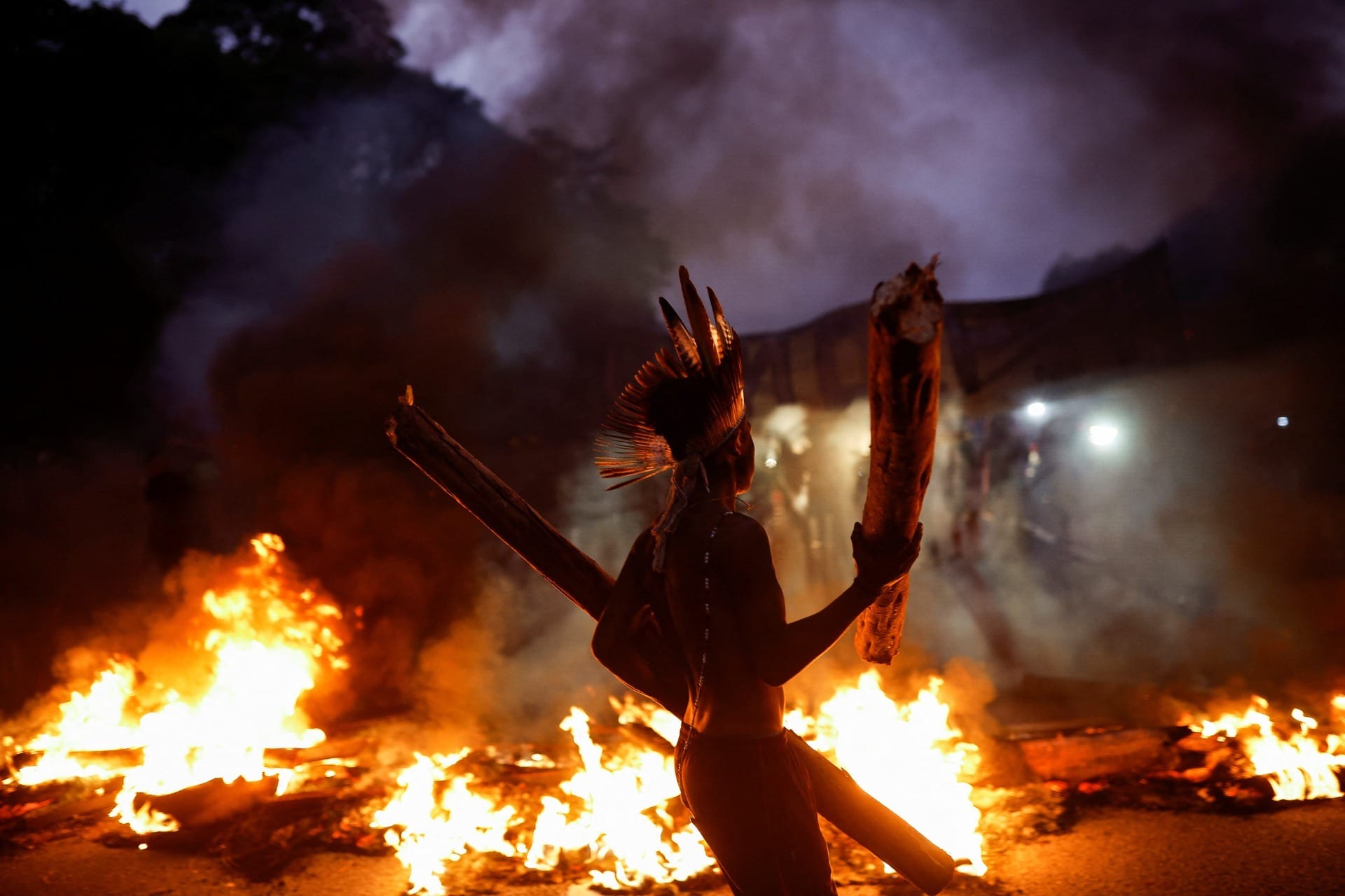 Veja Fotos Do Protesto De Ind Genas Na Rodovia Dos Bandeirantes Em S O