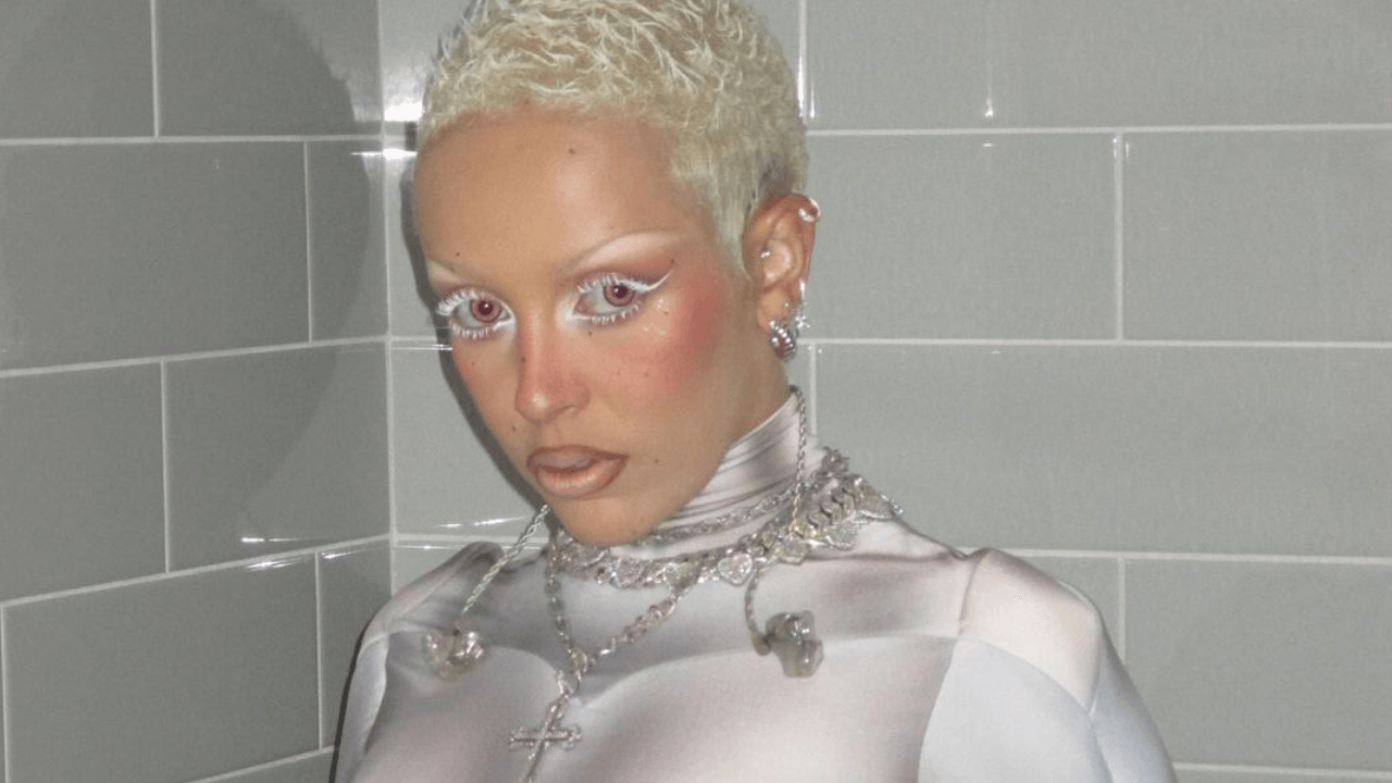 Doja Cat foi agredida fisicamente e teve dentes quebrados por irmão