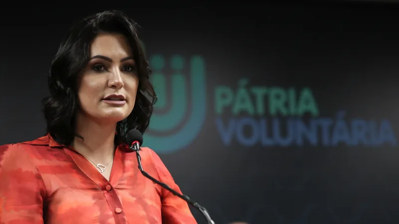 Advogado deixa defesa de Michelle Bolsonaro no caso das joias sauditas