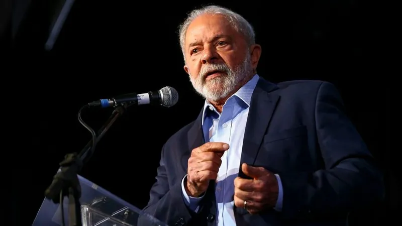 Lula garante permanência de ministro da Defesa após ataques em Brasília