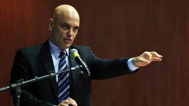 Moraes mantém prisão de 354 investigados por atos antidemocráticos em Brasília