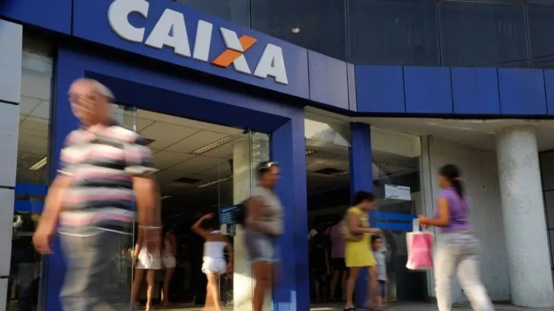 Caixa suspende oferta de crédito consignado para beneficiários do Bolsa Família