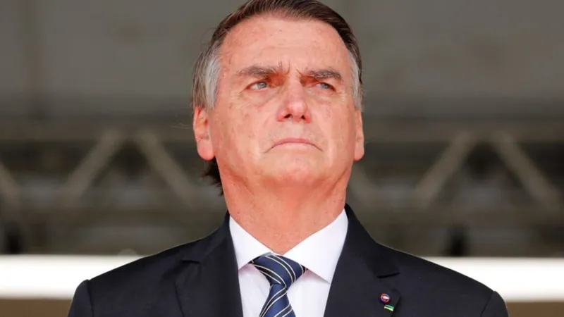 Bolsonaro presta depoimento na PF sobre falsificações em cartões de vacinação