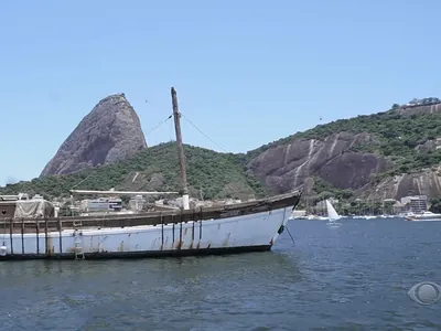 Cemitério de navios se espalha pelo Rio de Janeiro e aumenta risco de acidentes