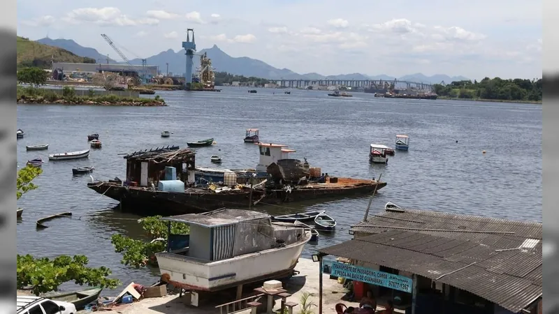 Baía de Guanabara convive com alto número de embarcações abandonadas