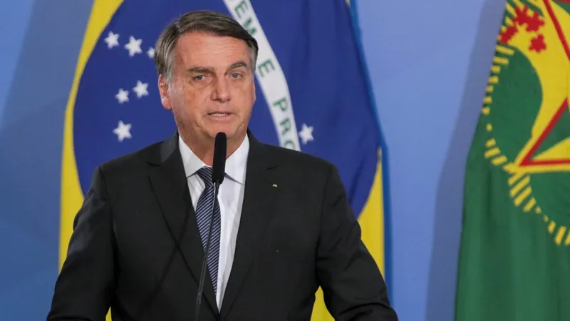 Bolsonaro dá entrada em pedido de visto de turista para se manter nos EUA