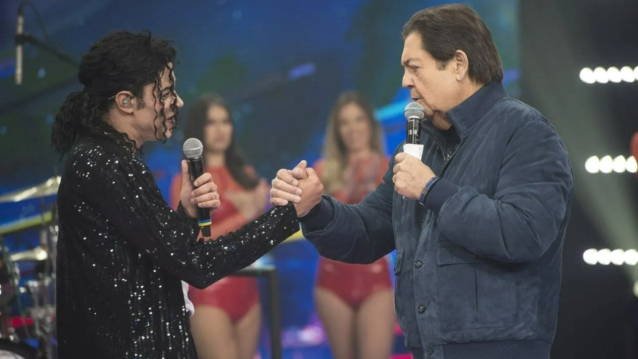 Rodrigo Teaser relembra apresentação icônica com membros da banda de  Michael Jackson - Canta Comigo Teen 4 - R7 Novidades