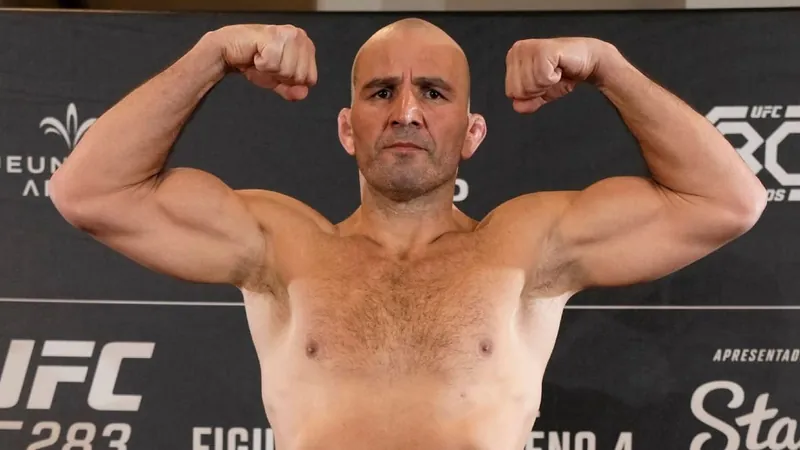 Brasileiro Glover Teixeira disputa cinturão do peso meio-pesado