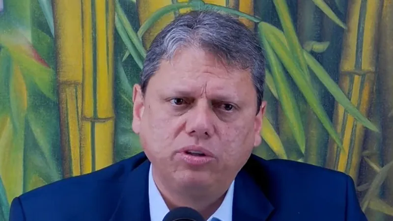 Tarcísio lamenta ataque com faca em escola que resultou em ao menos 4 feridos