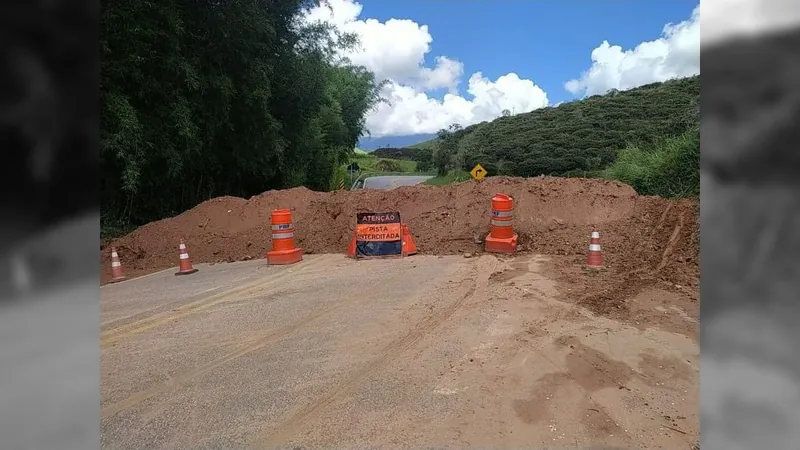 Rodovia BR 459 segue totalmente interditada em Piquete