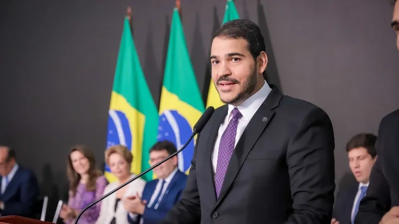 'AGU está comprometida com defesa da democracia', diz Jorge Messias