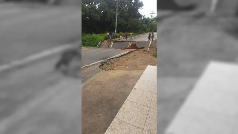 Ponte desaba na RJ-125 em trecho na altura do município de Paty do Alferes