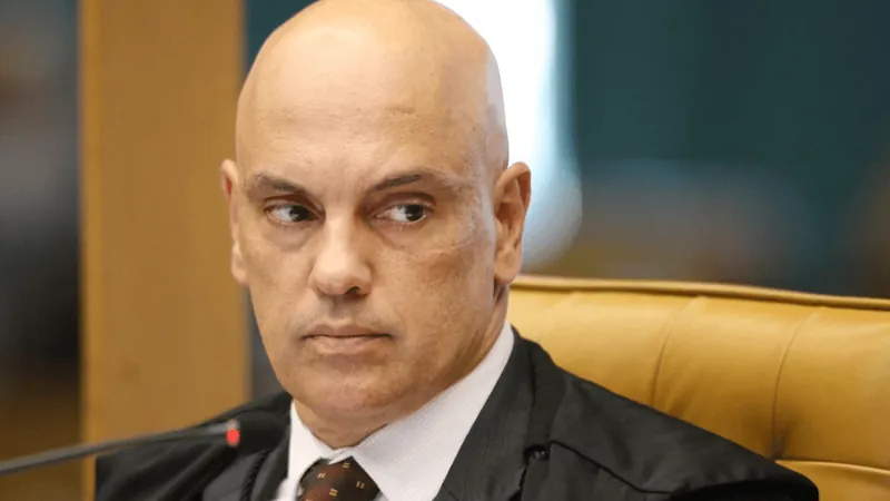 Moraes determina que Valdemar Costa Neto preste depoimento à Polícia Federal