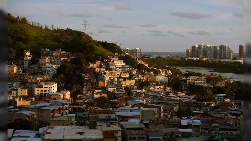 Moradores da Zona Oeste sofrem com frequentes confrontos entre criminosos