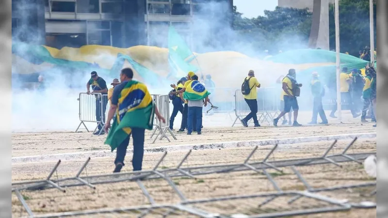 Batalhões não foram acionados durante atos criminosos em Brasília, diz relatório