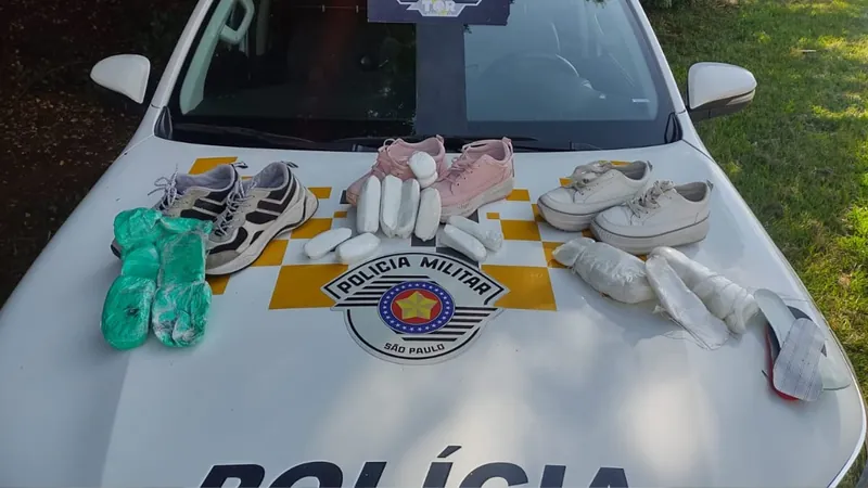 Os policiais apreenderam mais de três quilos do entorpecente