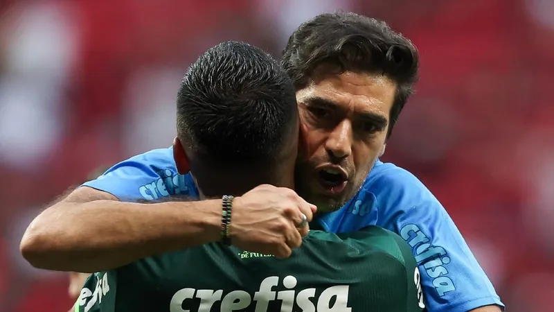 Abel alcança 3º lugar entre técnicos com mais títulos na história do Palmeiras