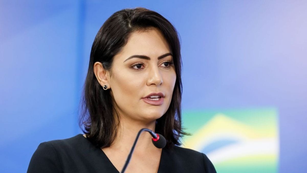 Michelle Bolsonaro ironiza inquérito das joias e diz que irá lançar  'Mijoias' | Band