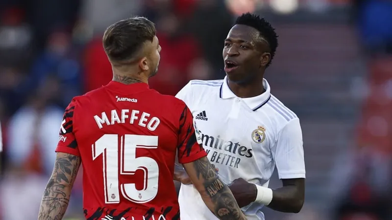 Vinícius Júnior é alvo de ofensas racistas contra o Mallorca; veja