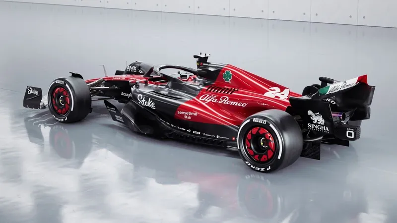 Alfa Romeo apresenta modelo C43 e aposta em novas cores para temporada 2023