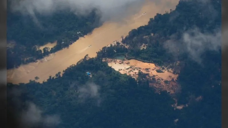 FAB volta a fechar o espaço aéreo da Terra Yanomami em ação contra garimpeiros