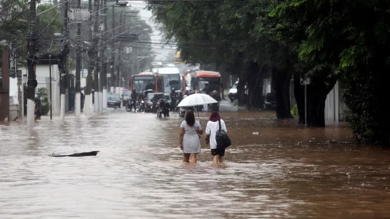 Chuva deixa ao menos um morto na Grande São Paulo