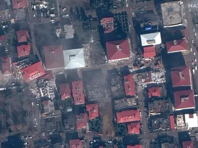 Imagens de satélite mostram antes e depois de terremoto na Turquia