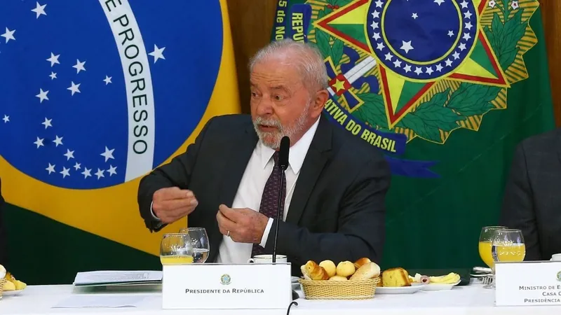 Lula aposta em retomada de obras para impulsionar economia