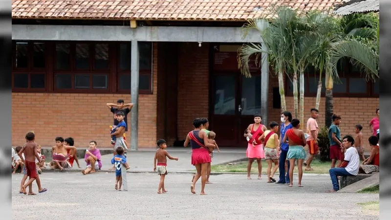 Antenas móveis são instaladas em Roraima para apoiar atendimento aos Yanomamis