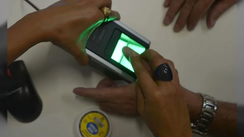 TRE-RJ convoca 4 milhões de eleitores para fazer biometria