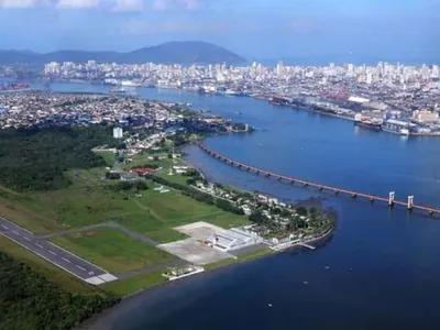 Guarujá (SP) pretende criar taxa para veículos de fora da Baixada Santista