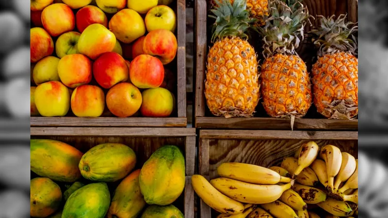 Oferta faz preço de frutas despencar no mercado; veja quais têm preço mais baixo