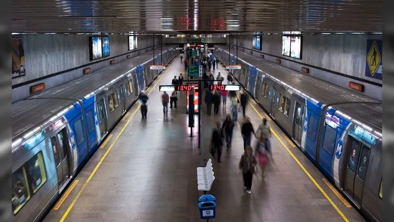 Metrô vai ter esquema especial para atender fluxo dos blocos do fim de semana