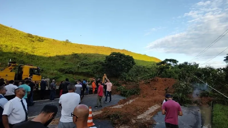 Pista sentido Rio da Dutra é liberada no trecho da Serra da Serra das Araras