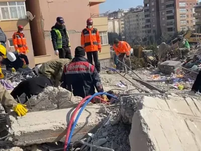 “Chão parecia algodão ou chiclete”, diz repatriada após terremoto na Turquia