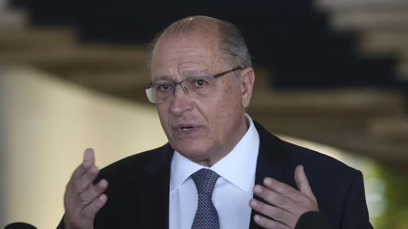 No Itamaraty, Alckmin fala em geração de emprego e queda de juros