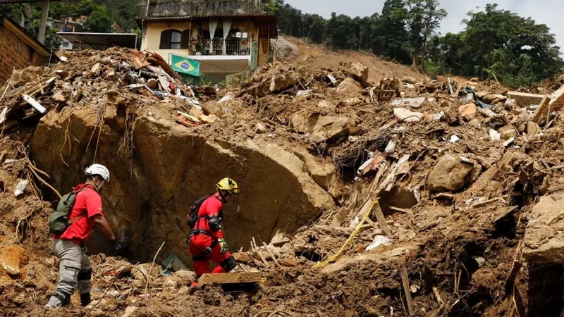 Um ano após tragédia de Petrópolis, município ainda possui 270 áreas vulneráveis