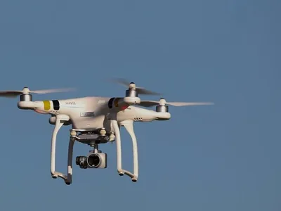 Entenda a fiscalização de trânsito que usa drones para multar motoristas no Rio