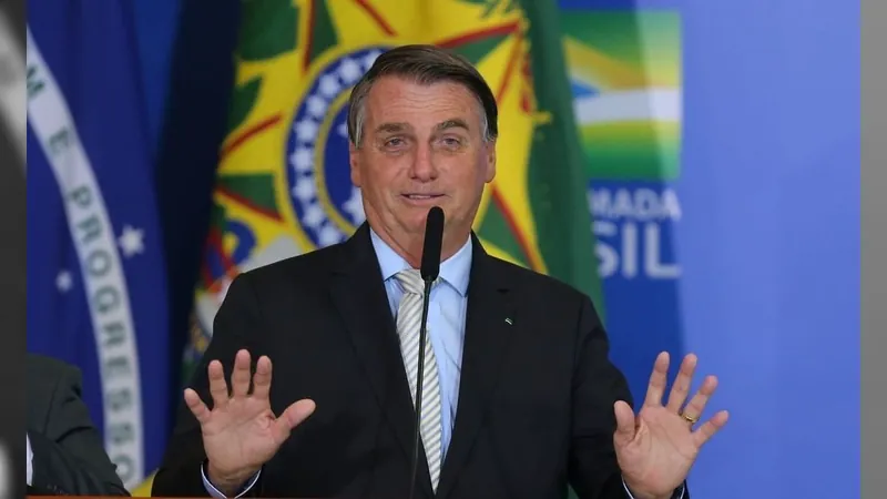 TCU aprova pedido para investigar gastos do cartão corporativo de Bolsonaro