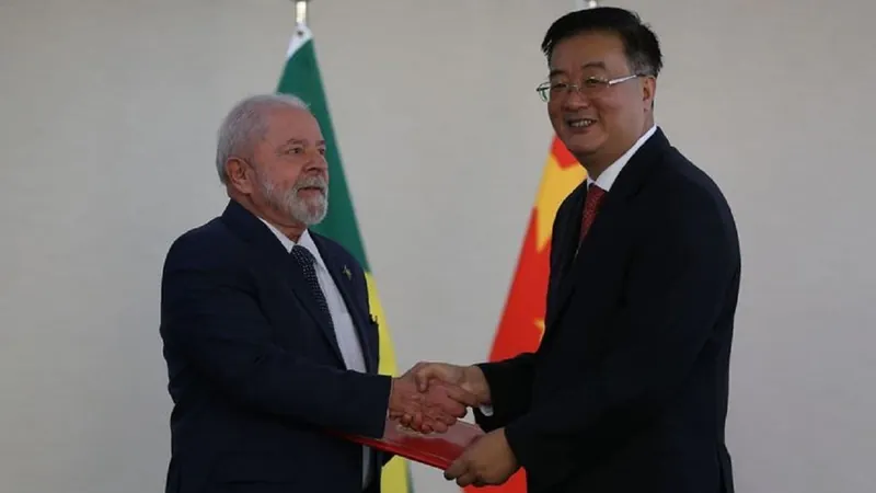 Lula deve ir à China em março para discutir acordos bilaterais