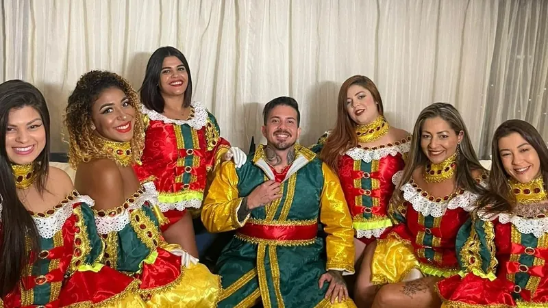 Arthur O Urso admite medo de desfilar com 6 esposas: “Choque de valores”