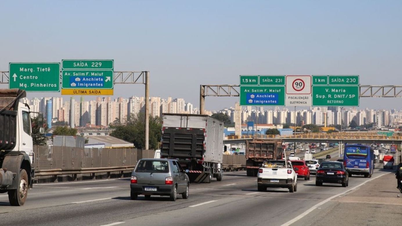 Mais de 2,5 milhões de veículos devem circular nas rodovias de SP até domingo