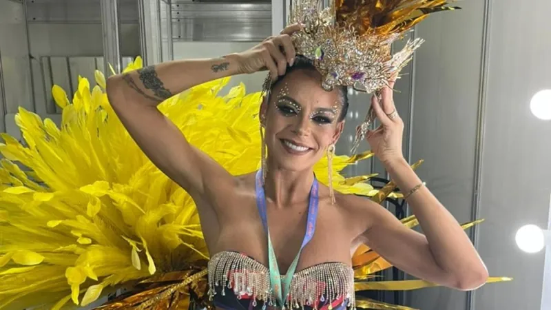 Madrinha da Vila Maria desmistifica glamour na avenida: “Acaba o fôlego”