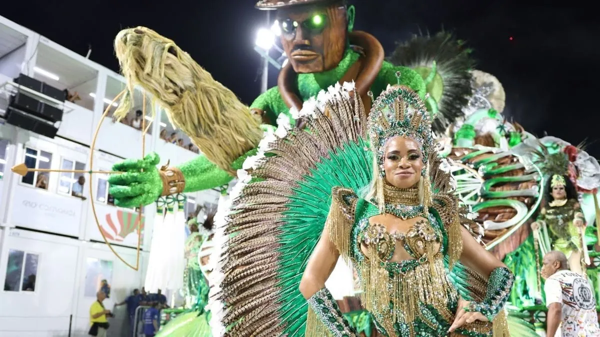 Império da Tijuca comemora 83 anos de fundação com missa e mini desfile, O  Dia na Folia