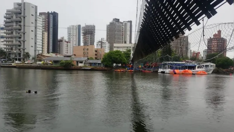 Pessoas ficam feridas após queda de Ponte Pênsil entre RS e SC