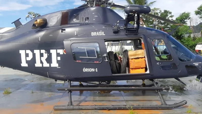 VÍDEO: PRF continua no apoio às vítimas das enchentes na região de São Sebastião