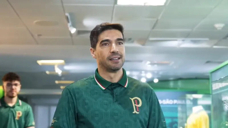 Palmeiras e Abel Ferreira doarão receita de camisas para vítimas das chuvas