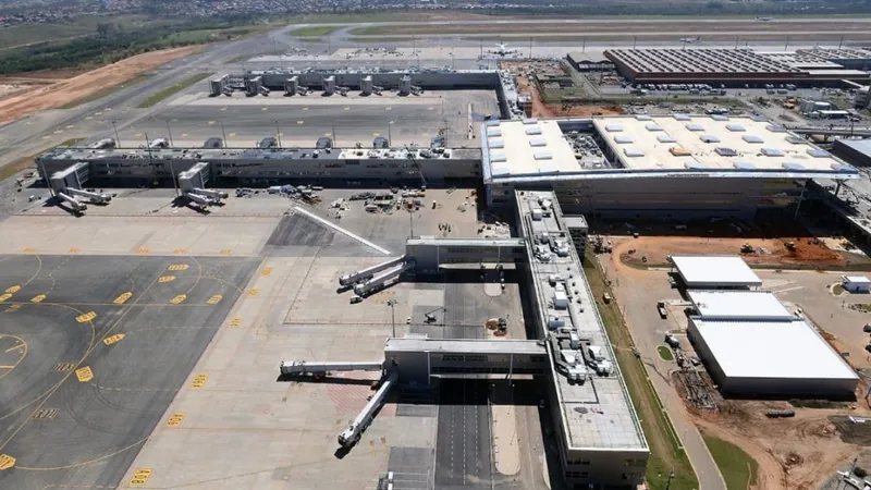 Pista de Viracopos sofre degradação com as chuvas e afeta voos