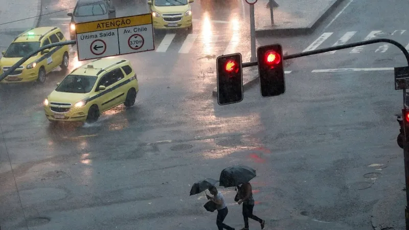 La Niña e ciclone explicam chuva acima da média no Sudeste